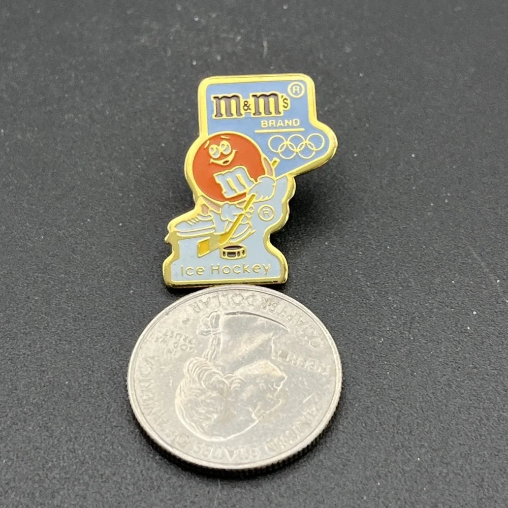 1992 Albertville Olympics‎ M&M's Candy Ice Hockey Lapel Hat Pin
